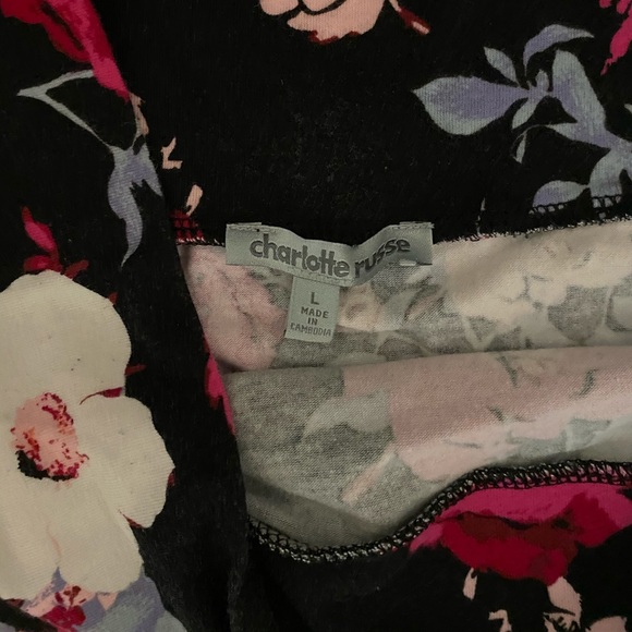 Charlotte Russe floral mini skirt - Picture 2 of 2
